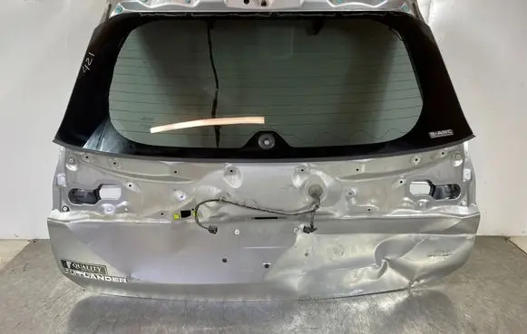 Mitsubishi Outlander IV Rear windscreen/windshield window 