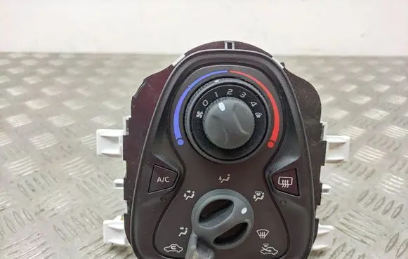 Toyota Aygo AB40 Climate control unit 55900YV030 B000737077
