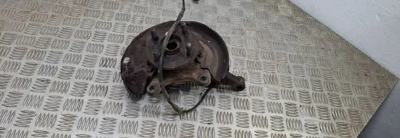 Front wheel hub