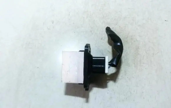 Suzuki Vitara (LY) Heater blower motor/fan resistor f1b014