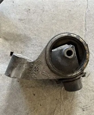 Mitsubishi Space Star Engine mount bracket 4618076 461807