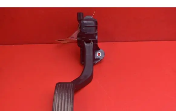 Mazda 6 Accelerator throttle pedal 198800-3420