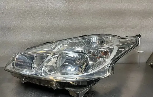 Peugeot 208 Headlight/headlamp DOPEUGEOT208I1