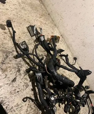 Volvo XC40 Engine installation wiring loom