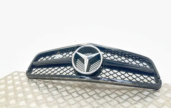 Mercedes-Benz C W204 Front bumper upper radiator grill A2078880260
