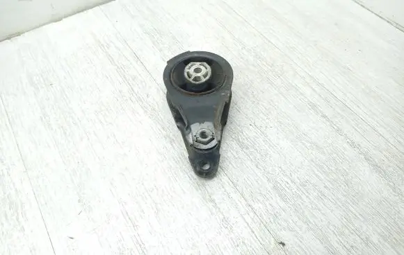 Peugeot 308 Engine mount bracket