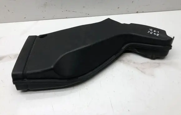 Audi A4 S4 B6 8E 8H Air intake duct part 8E0129618D