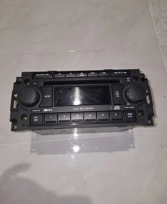 Chrysler 300 - 300C Radio/CD/DVD/GPS head unit P05091521AC