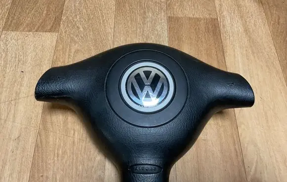 Volkswagen PASSAT B5 Steering wheel airbag 3B0880201