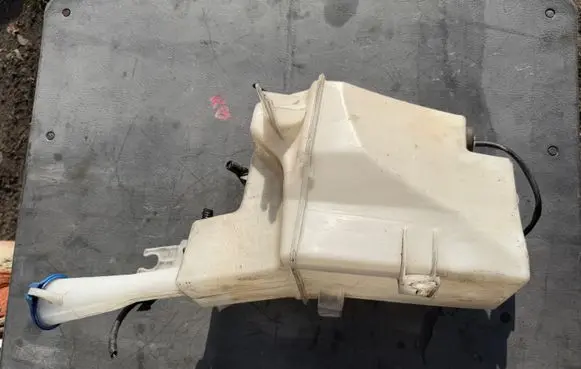 Hyundai Tucson TL Lamp washer fluid tank 