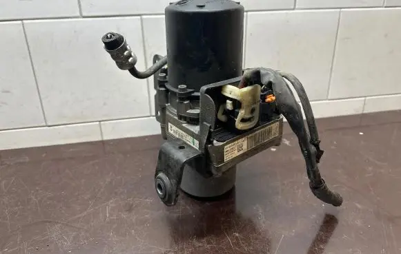 Citroen DS5 Power steering pump A5101477 060617D2