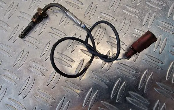 Audi A4 S4 B8 8K Exhaust gas temperature sensor 057906088A