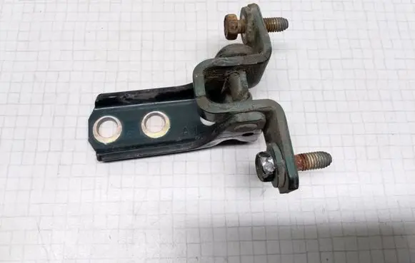 Mitsubishi Space Wagon Front door upper hinge
