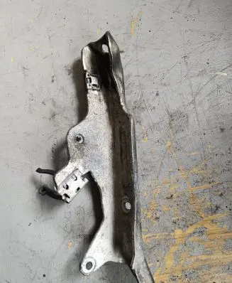 Mercedes-Benz E W212 other engine part A6510901027
