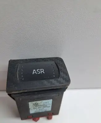 Traction control (ASR) switch