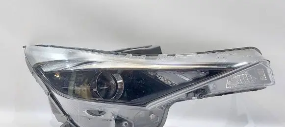 Hyundai Elantra VII Headlight/headlamp 92102-AA000