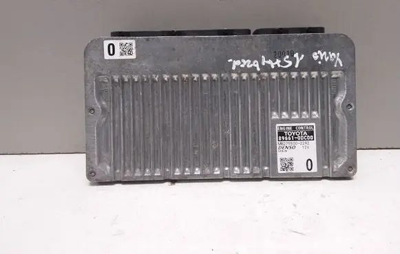 Toyota Yaris Engine control unit/module 896610DC00 MB275502292