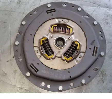Toyota Yaris Clutch pressure plate 3127052010