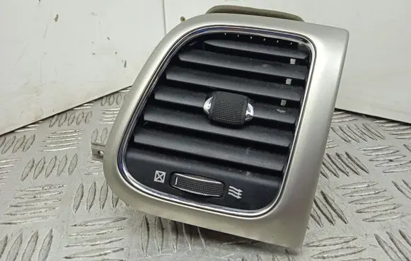 Jeep Grand Cherokee Dashboard side air vent grill/cover trim