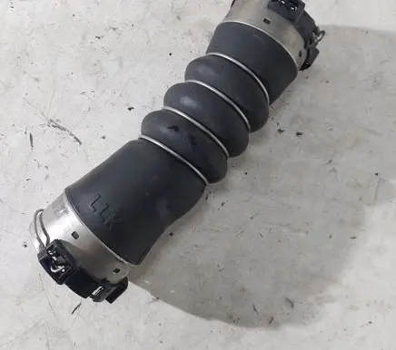 BMW 5 F10 F11 Intercooler hose/pipe 7800144