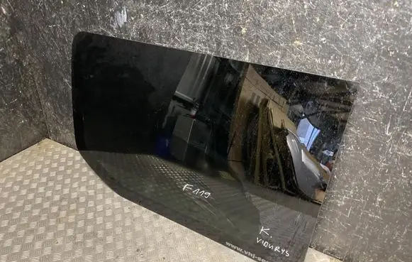 Iveco Daily 6th gen Rear side window
