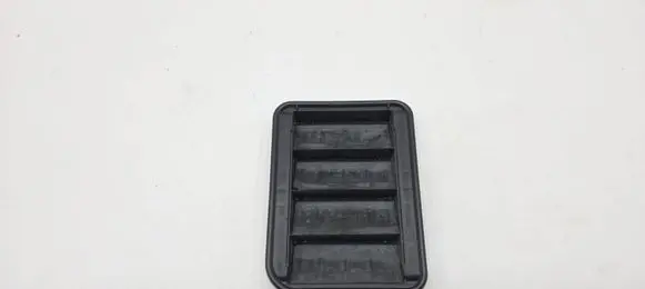 BMW 2 G42 Quarter panel pressure vent 9201647