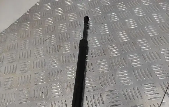Volkswagen Jetta V Tailgate/trunk strut/damper 91183 1169189