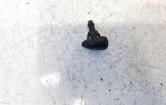 Windshield washer spray nozzle