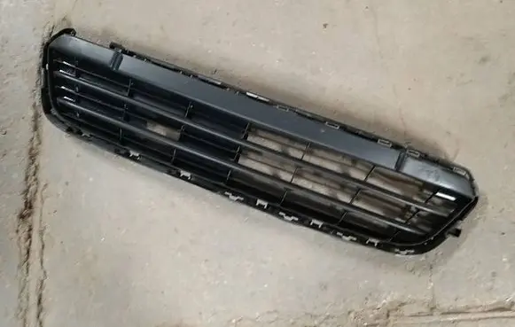 Peugeot 108 Front bumper lower grill 531120H120