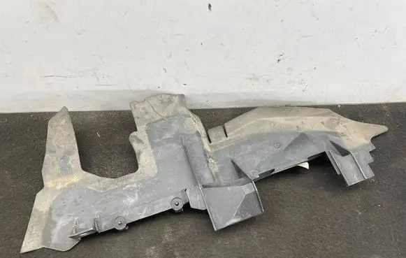 Audi Q7 4L Intercooler air guide/duct channel 4L0121284A