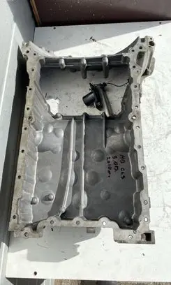 Mercedes-Benz CLS C219 Oil sump R6420142102