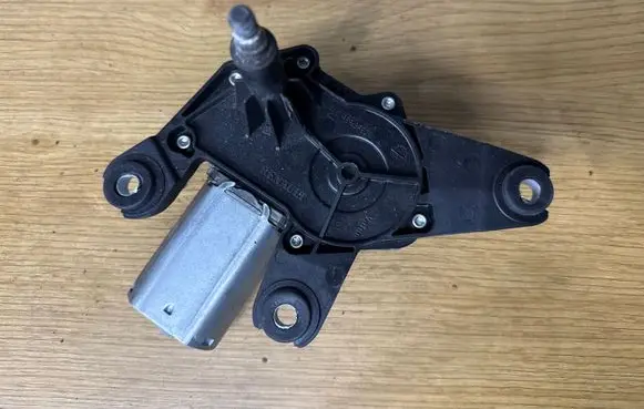 Opel Vivaro Rear window wiper motor 91168206