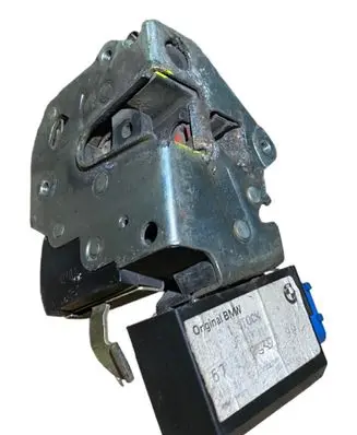 BMW 7 E38 Front door lock 8352165