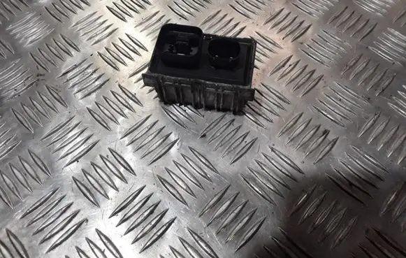 Glow plug pre-heat relay