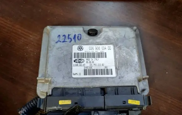 Volkswagen Polo Engine control unit/module 036906034dd