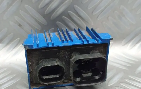 Opel Corsa D Glow plug pre-heat relay 55557760 51299044