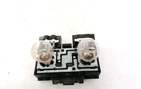 Volkswagen PASSAT B4 Tail light bulb cover holder 3A9945259