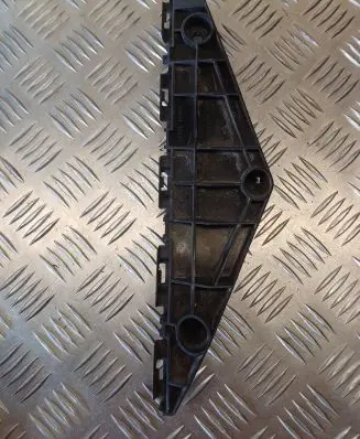 Toyota Avensis T270 Front bumper mounting bracket 5253505040