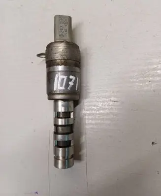 Renault Megane III Camshaft vanos timing valve 240058