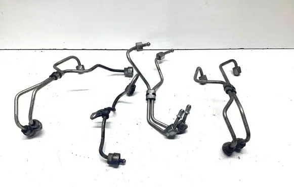 Volvo S60 Fuel injector supply line/pipe 