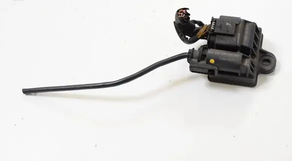 Mercedes-Benz E W212 Glow plug pre-heat relay 12244014771 0522120204