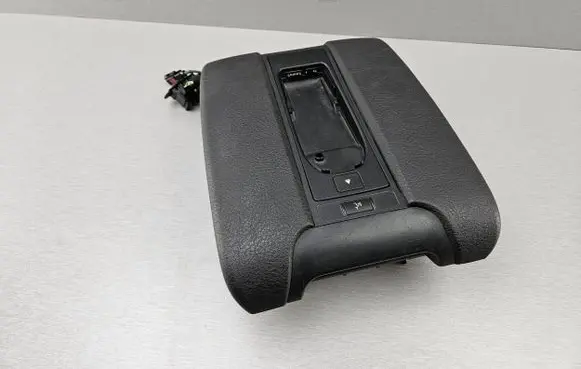BMW 5 E39 Armrest 8213874 51168213874 7140697
