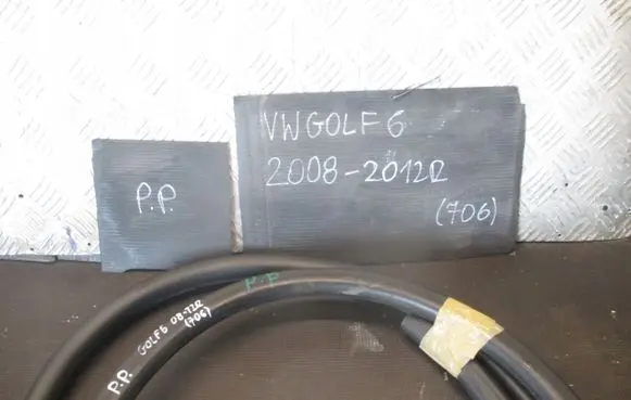 Volkswagen Golf VI Rubber seal loading door 