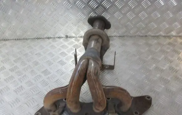 Ford Mondeo Mk III Exhaust manifold