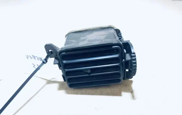 Mazda 323 Dash center air vent grill bg1ngm831 b21hgm734