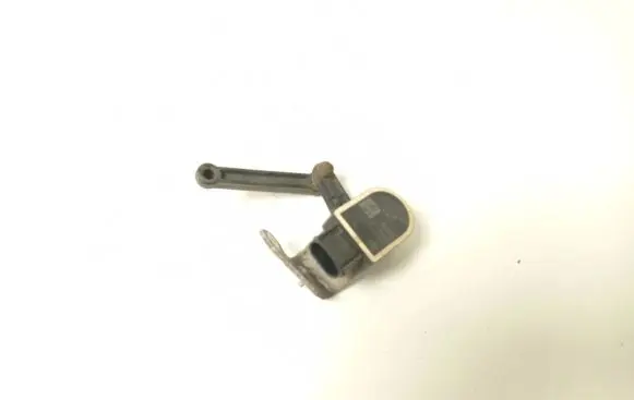 BMW 5 GT F07 Air suspension front height level sensor 6784075