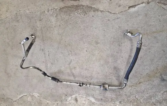 Air conditioning (A/C) pipe/hose