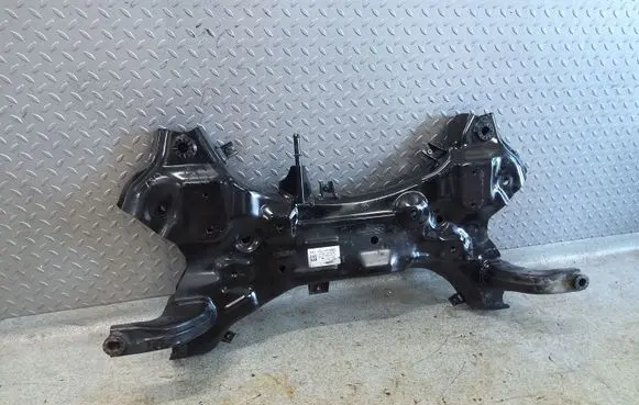 Hyundai i30 Front subframe 62401G4AA0