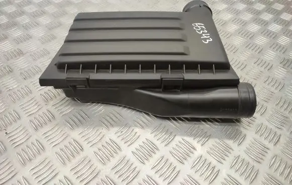 Audi Q2 - Air filter box 04E129611G 04E129620