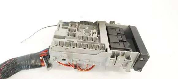 Chevrolet Cruze Fuse box set 13222786